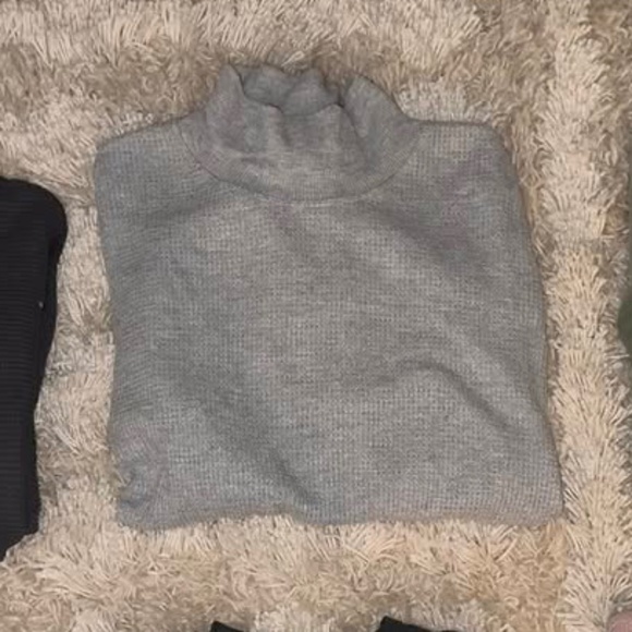 6 tops: 2 Artizia & 4 Abercrombie - Picture 3 of 7